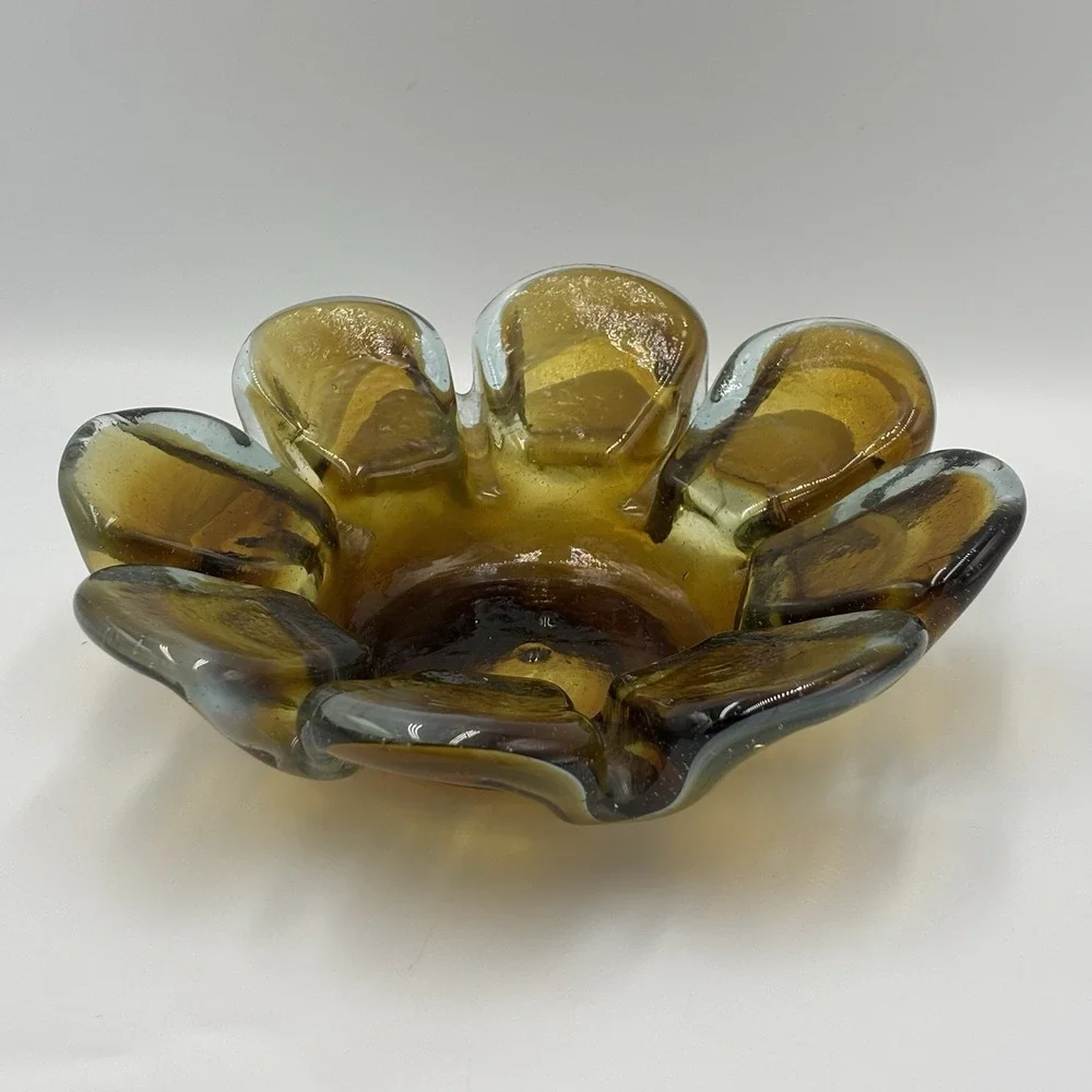 Vintage Art Glass Ashtray Bowl Dish Floral Flower Petal MCM ‎ Whitish Brown